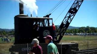 preview picture of video '1926 Ohio Steam Locomotive Crane Moves Down Track'