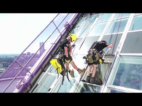 Replacing windows using rope access