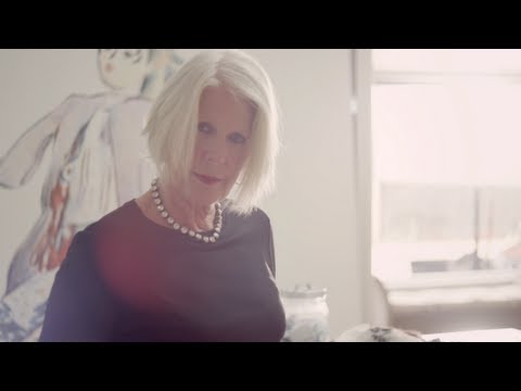 download lagu mp3 mp4 Betty Jackson Black Coat, download lagu Betty Jackson Black Coat gratis, unduh video klip Betty Jackson Black Coat