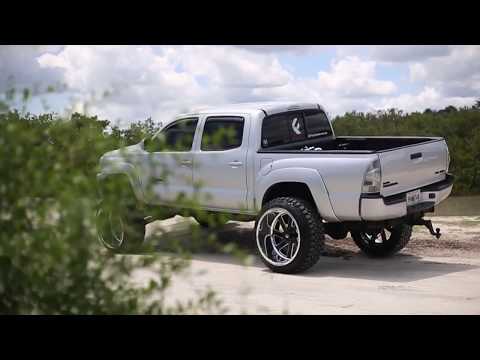 Sloan's lifted Taco on Fuel Forged!