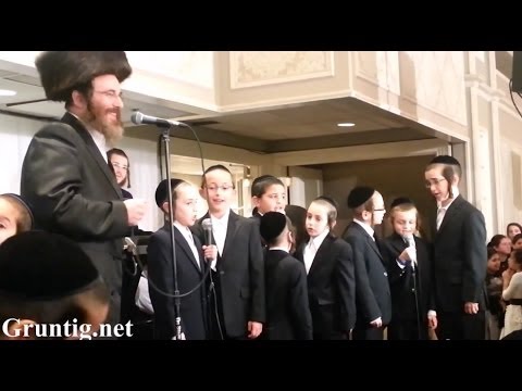 Isaac Honig Sings With Boys Choir - Keser