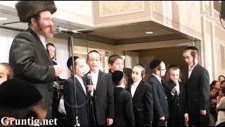 Isaac Honig Sings With Boys Choir - Keser