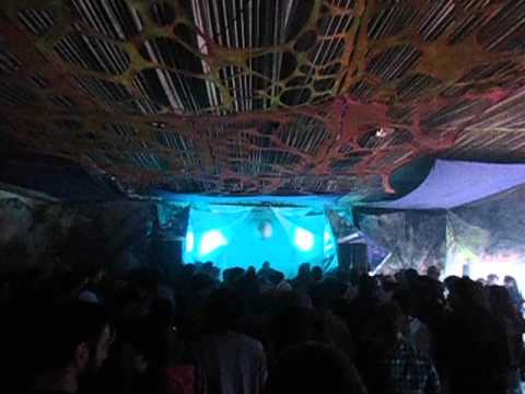 Alienn live @ Space Pirates (B.Day Party Amun aka Daymolition)