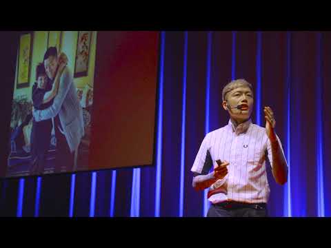林立杰受邀到TED x FCU以「刺青給予人的是定義自己的勇氣」為題進行演講,
分享刺青與人生。