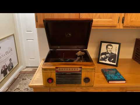 Clap Hands Here Comes Charlie - Charlie Barnet