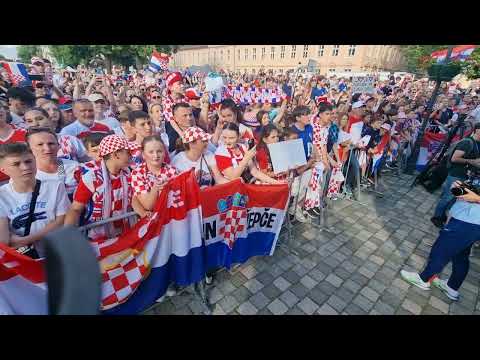 Klapa Poverello "Mi smo prvaci" - Reprezentaciju Hrvatske u Neuruppinu dočekalo 5000 Hrvata