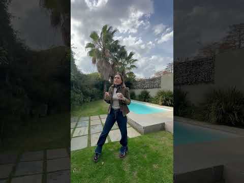 Video de YouTube - Casa en Venta de 3 dormitorios con Piscina y Jardín en Carrasco, Montevideo