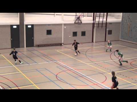 KNVB Kerstzaalvoetbaltoernooi: Zeerobben D2 - Stiens D2