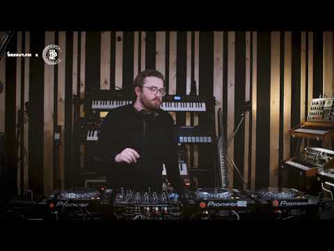 Andrew Devine at Delhi-Derry: Electronic Connections #acid #breaks #house #deephouse #techno