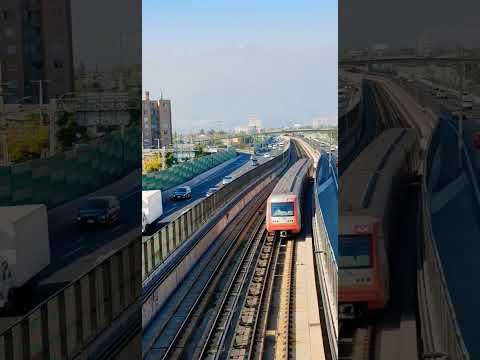 Metro de Santiago Línea 4A (AS02) en dirección a Estación La Granja
