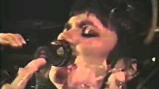 Linda Ronstadt   Bonnie Raitt - Blowing Away.flv