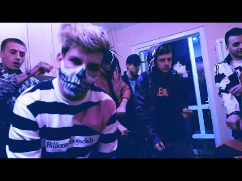 JAMESHOODS (JAMIE X HOODIE) - AM PLECAT (OFFICIAL VIDEO)
