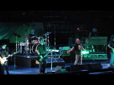 Pearl Jam: Army Reserve [HD] 2010-05-20 - New York, NY