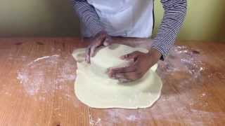 How to marzipan a cake : Marzipan Cake Decorating : How to ice a cake
