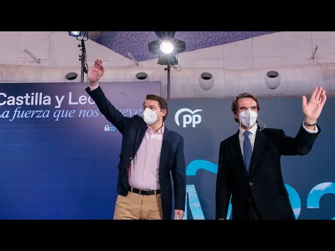 Alfonso Fernández Mañueco y José María Aznar, clausuran un acto de campaña