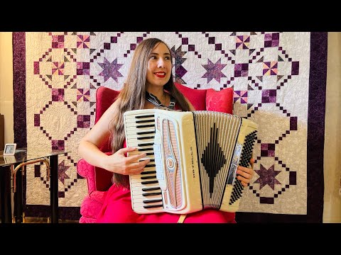 PETITE WHITE CHRYSLER PIANO ACCORDION LM image 7