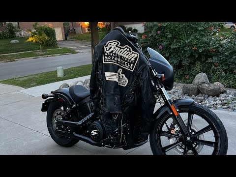 2022 Indian Scout Rogue - Stock Exhaust vs Handmo Slip-ons