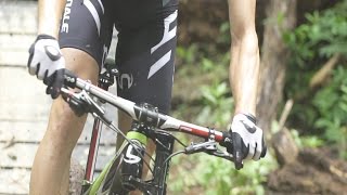 Henrique Avancini mostra sua Cannondale FSi, na teoria e na pratica.