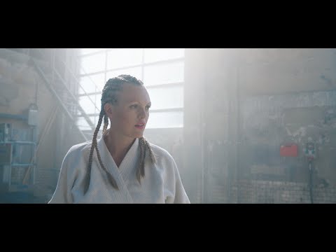 INGRID LUKAS - ANALOGUE CONNECTIONS (Official Video)