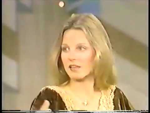 Mike Douglas with Cher, Georgia Holt & Georganne La Piere (1979)