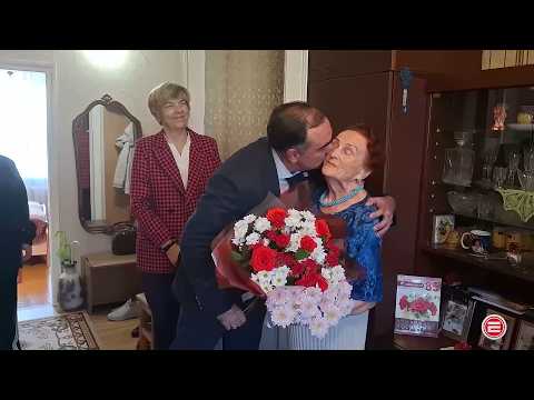 Власти Ревды с юбилеем поздравили жительницу блокадного Ленинграда Людмилу Прогонюк