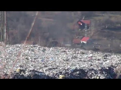 Groapa de gunoi polueaza orasul Vulcan