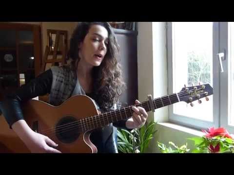 Alexiane Broque chante en exclusivité pour magjournal77, Jeune et belle