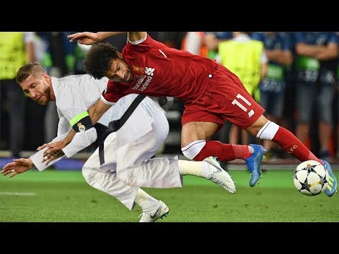 ‘Retweet if you hate Sergio Ramos’ Twitter reacts to THAT tackle on Salah.