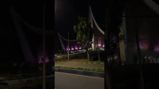 Download lagu Suasana malam Masjid Raya Sumatra Barat di kota Padang. mp3
