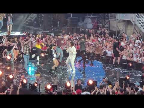 la chanson de l' année 17 juin 2023 la petite culotte ( arène de Nîmes)