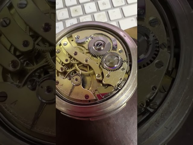 Vídeo relacionado con JSMTKJ Reloj de Bolsillo de Cuarzo con Cadena de números árabe clásico y Vintage para Hombres Mujeres Padre Cumpleaños Aniversario