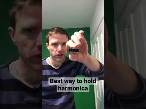 Beginner Harmonica Lesson 1: Holding the harmonica properly