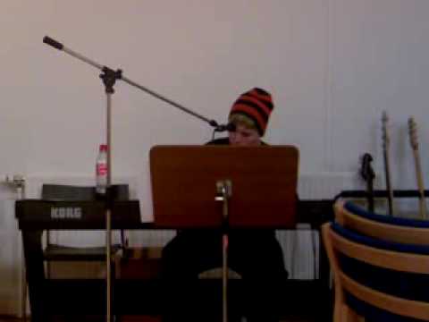 Martin Jørgensen sings and play: 