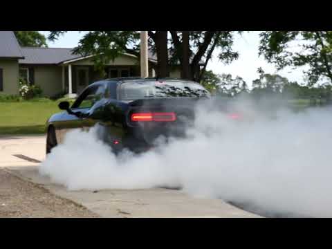 Challenger Hellcat Burnout