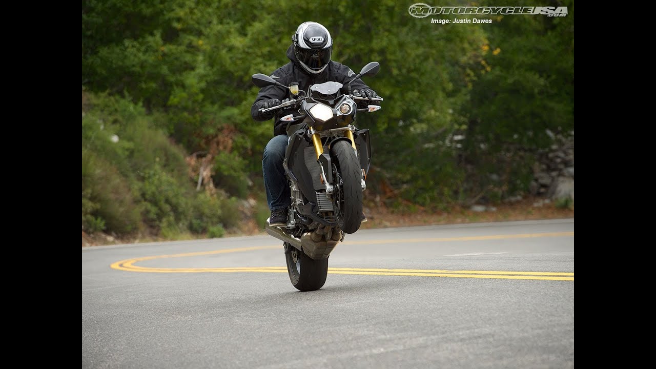 2014 BMW S1000R - 4cyl Streetfighter Shootout Part 3 - MotoUSA