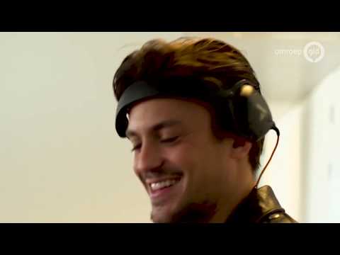 DJ Julian Jordan uit Apeldoorn 'overvalt' bedrijf en bouwt feestje