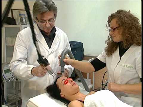 Affronti il pacco da uovo di fotografia La faccia di cosmetology sbuccia Saransk