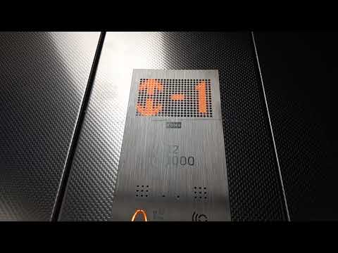 Magnifico ascensore Kone KSS 140 alla stazione di Milano Rogoredo F.S M3 