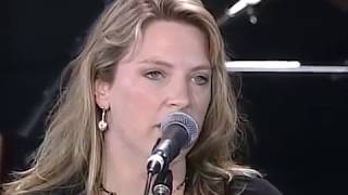 Susan Tedeschi   Just Won't Burn Live at Farm Aid 1999 480p