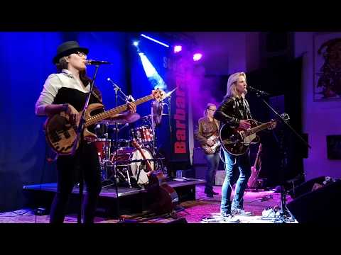 Lynne Hanson & The Good Intentions LIVE | Don't Look Down