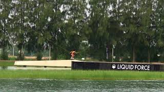 preview picture of video 'Wakeboarding Plastic Playground Sanne Meijer #ppworldseries'