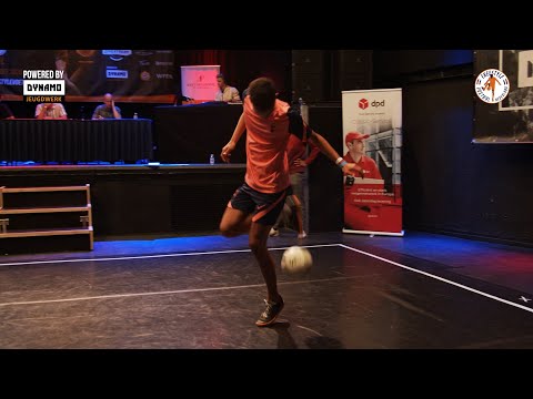 Derde plaats battle - Finn Eekkerk vs Hugo Vliese - NK Freestyle Voetbal 2020