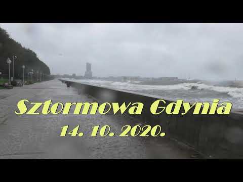 Sztormowy dzień w  Gdyni. A stormy day in Gdynia