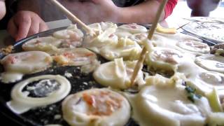 preview picture of video 'Miura Elementary Students Make Takoyaki'
