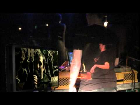 Egotronic: Aufstehen (live @ White Trash Fast Food - mit Interview)