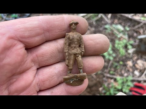 Soldier Of Fortune And More!! Diggin' Duo Metal detecting Late April 2024