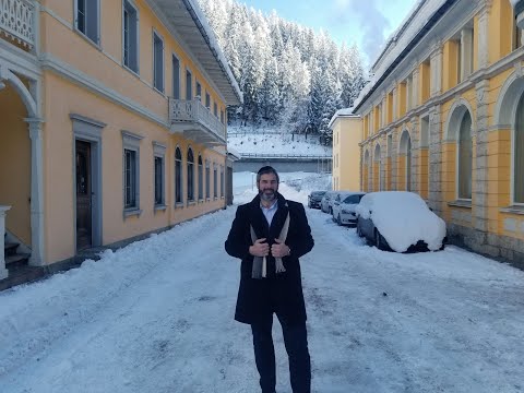 Taking advantage of the King being in the field!