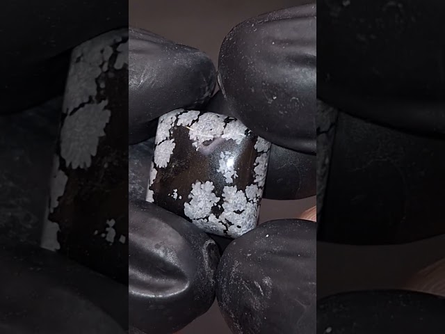 حجر اوبسيدان نتفة الثلج طبيعي