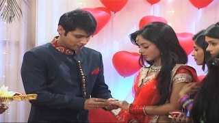 Download lagu Shastri Sisters: Watch Anushka engagement with Veer mp3