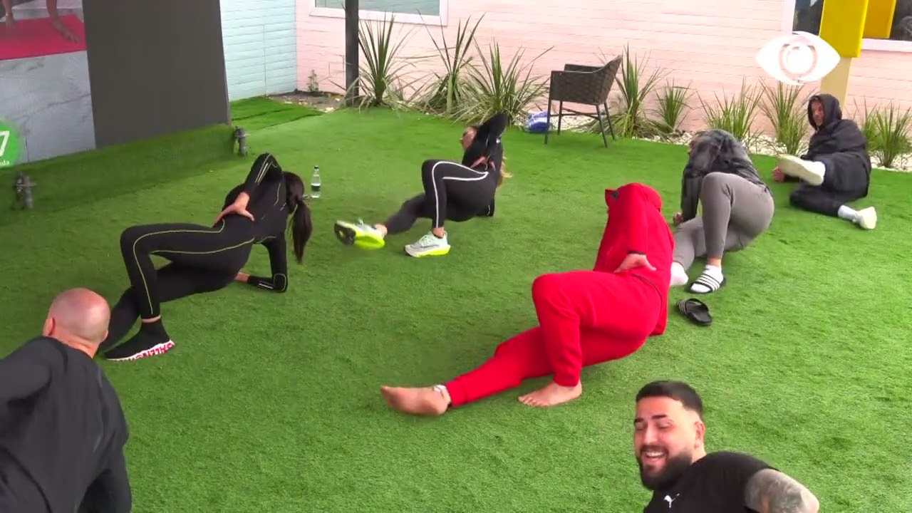 Në formë me Aulonën/ Banorët ndjekin hapat e ushtrimeve në monitor